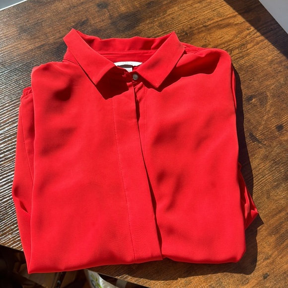 H&M size 6 button up blouse - Picture 4 of 4